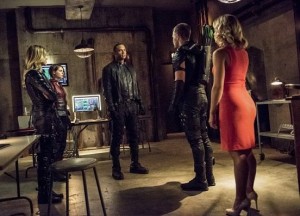 arrow 4x01 team aarrow repere felicity oliver